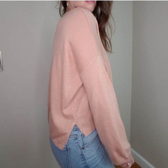 Soft and Cozy Wool Blend V-neck Pullover Light Weight Sweater - Picture 7 of 10